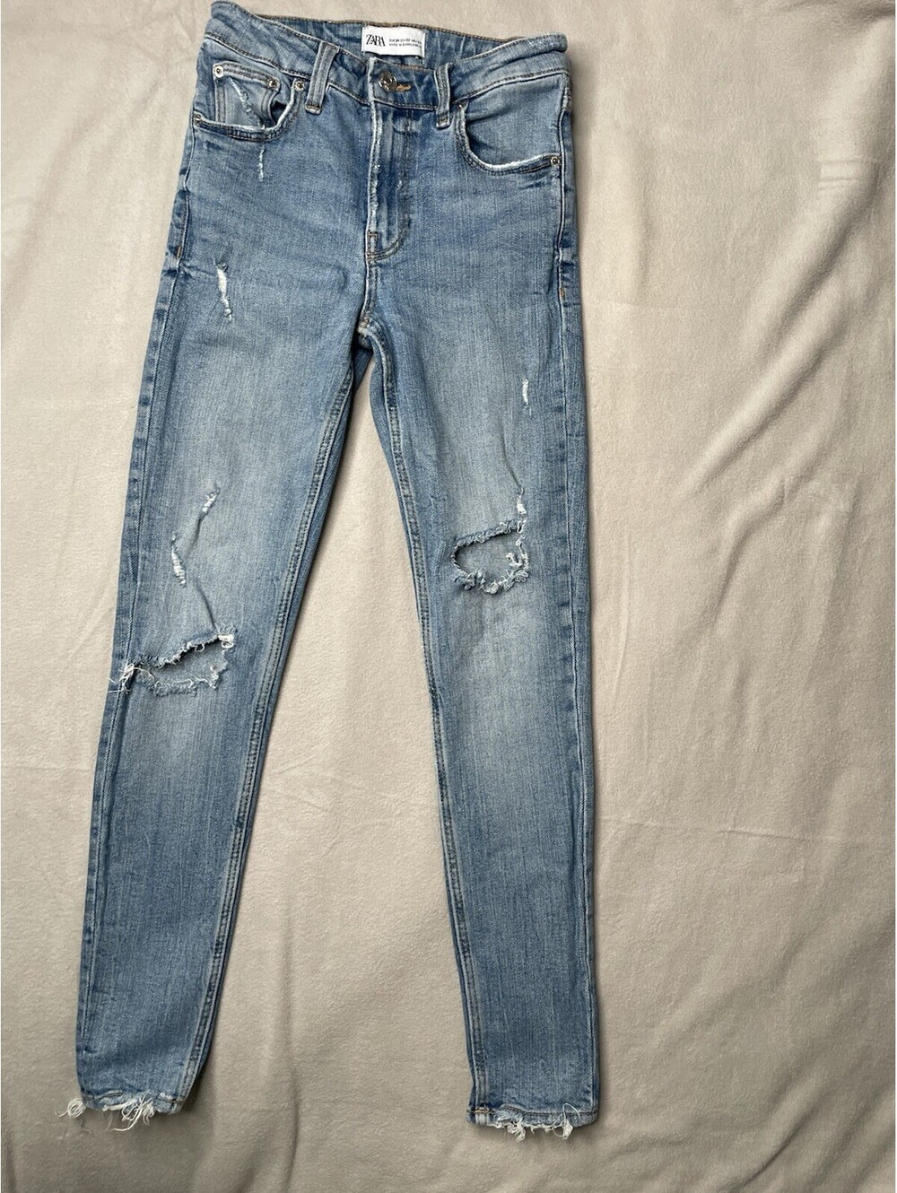 ZARA Women’s Distressed Jeans Size 2 Light Wash, Ripped Knees, Frayed Hem Denim